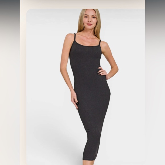 Zenana Outfitters Dresses & Skirts - NWOT Zenana Outfitters Black Sleeveless Slim Midi Dress